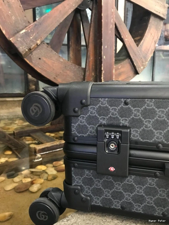 Hyperpeter Gucci Travel 20 Box inches 0812